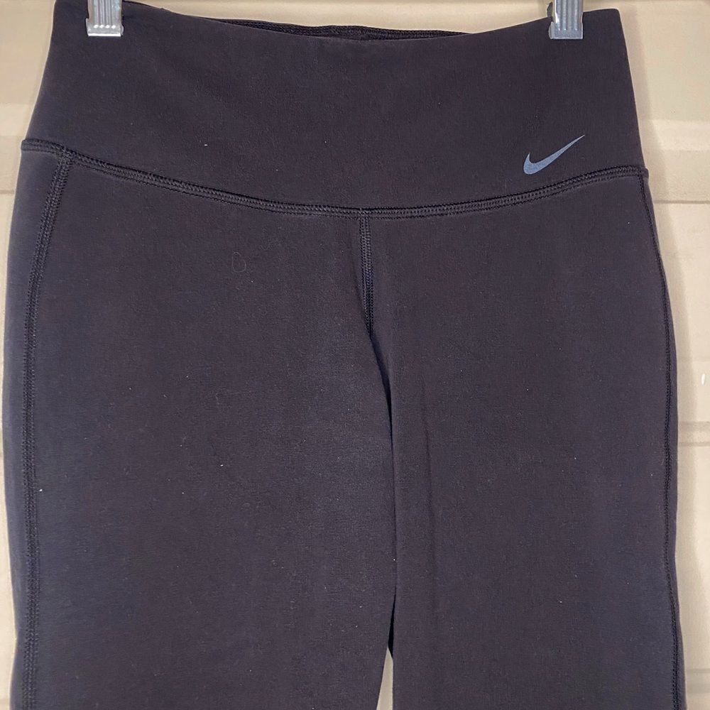 NIKE Legend Slim Fit Dri-Fit Capri Athletic Pants - Picture 3 of 8